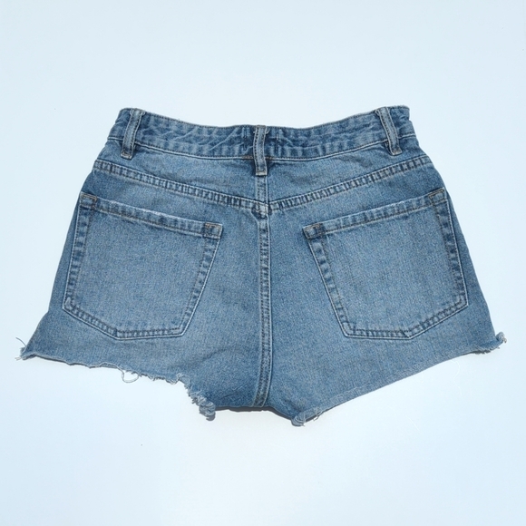 Amuse Society Medium Wash High Waisted Cheeky Raw Hem Button Fly Jean Shorts 26 - Picture 10 of 12